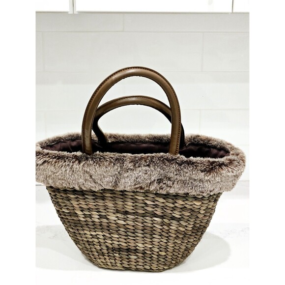 Bath & Body Works Brown Woven Tote Large Basket Handbag Purse Faux Fur Trim - Picture 4 of 6